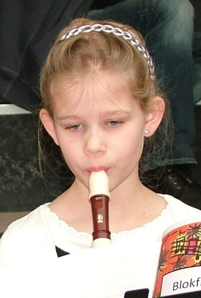 855